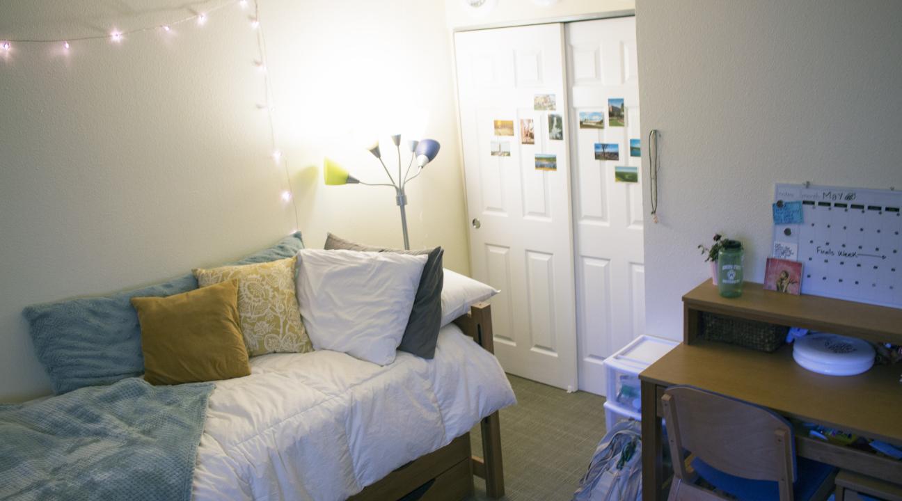 Cabernet bedroom decorated 
