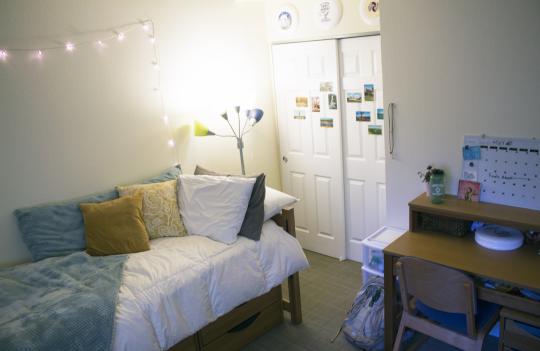 Cabernet bedroom decorated 